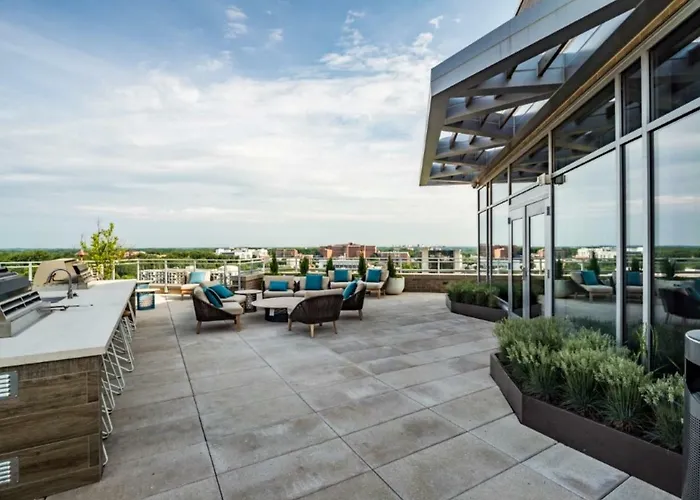 Bluebird Suites Near Chevy Chase